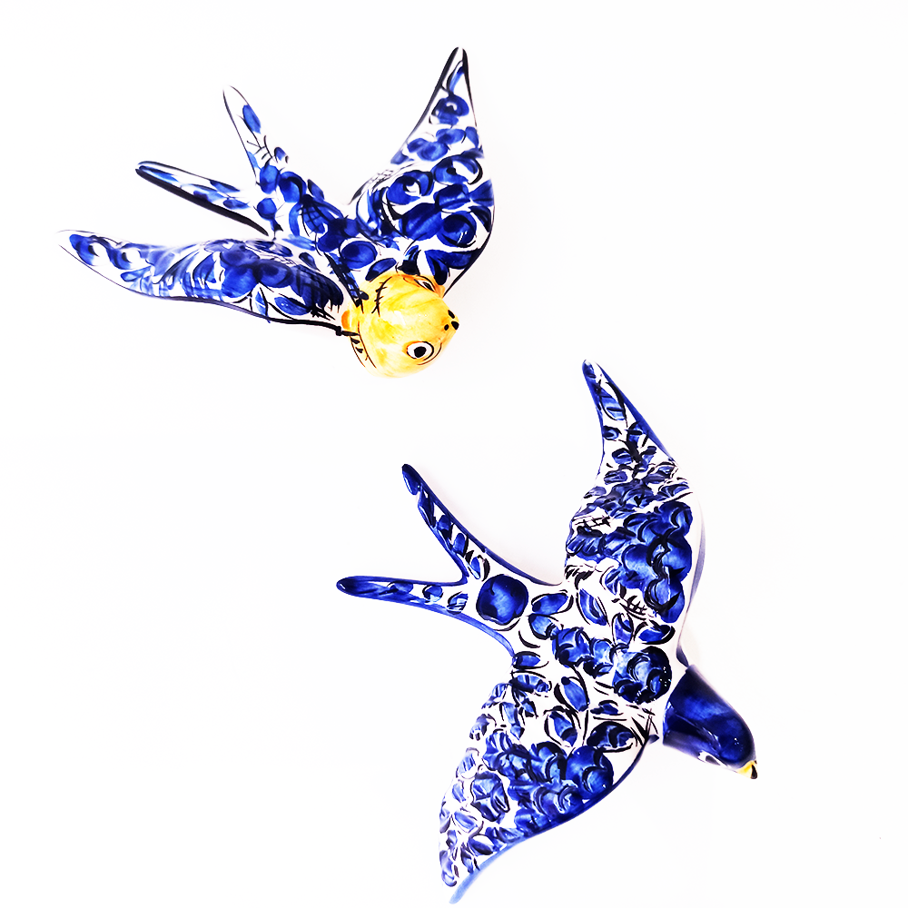 Ceramic Portuguese Swallow, painted in the royal theme from the XVII century.
